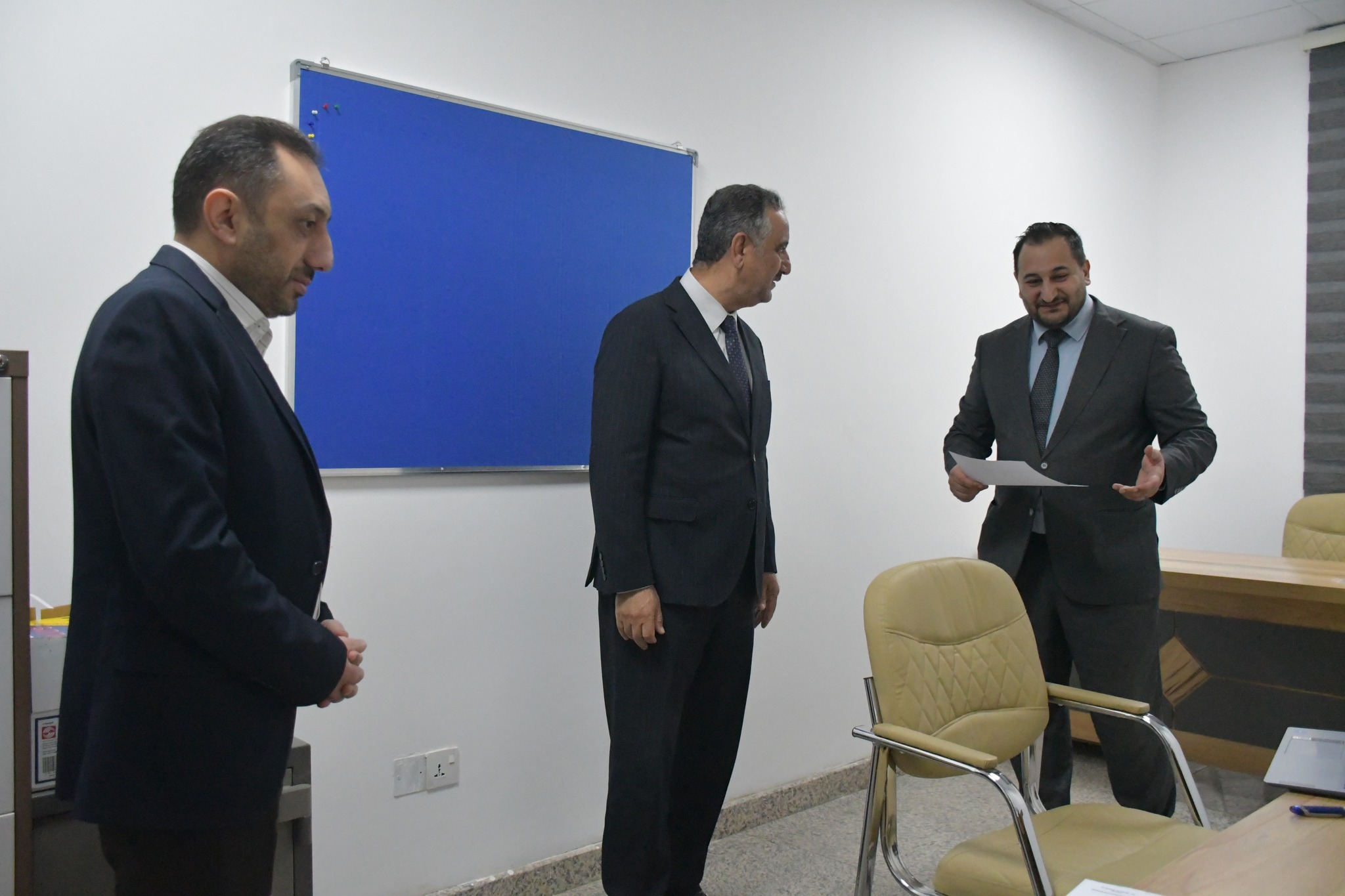 The Dean of the College of lnformation Technology supervises the examination 