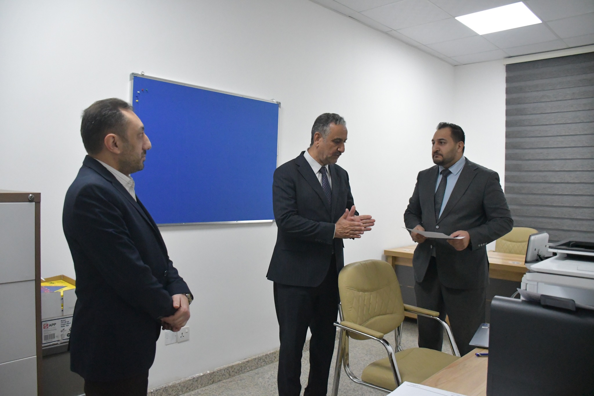 The Dean of the College of lnformation Technology supervises the examination 