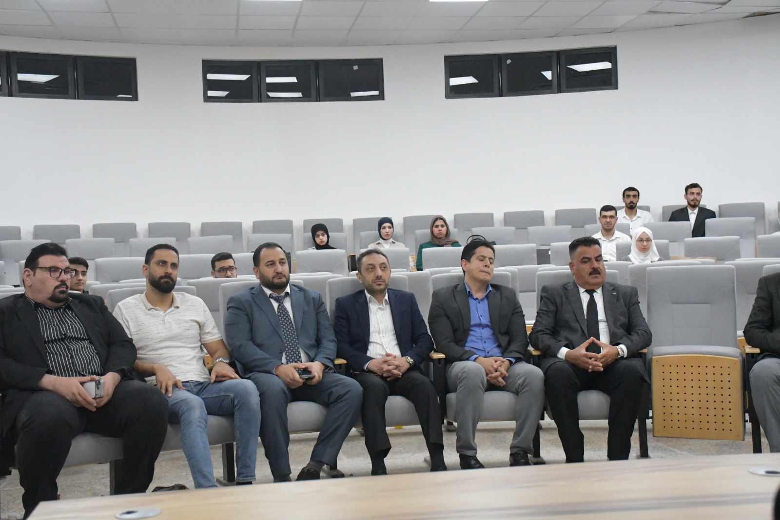 College of Information Technology Holds Awareness Seminar on the Dangers of Addiction